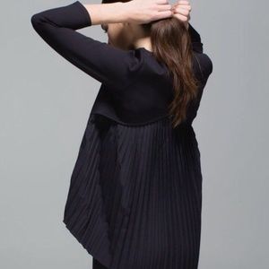 Lululemon Pleat On Long Sleeve Black Size 6 RARE